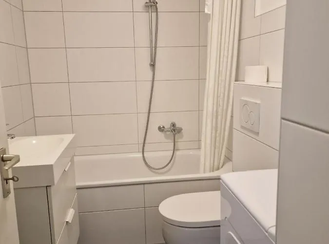 Apartamento Am Stadtpark Mit Parkplatz 1zkb 48qm *